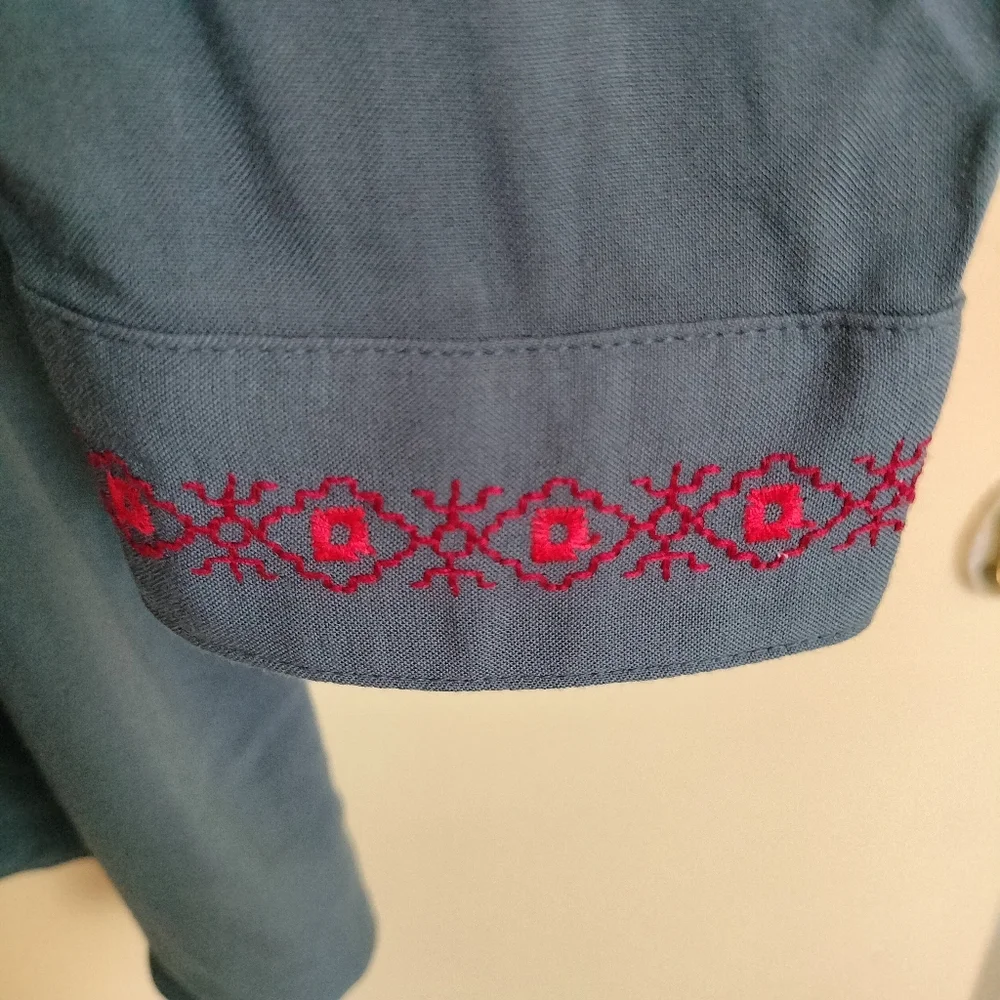 Andree by Unit embroidered Floral button up Shirt blouse M Boho Western Office